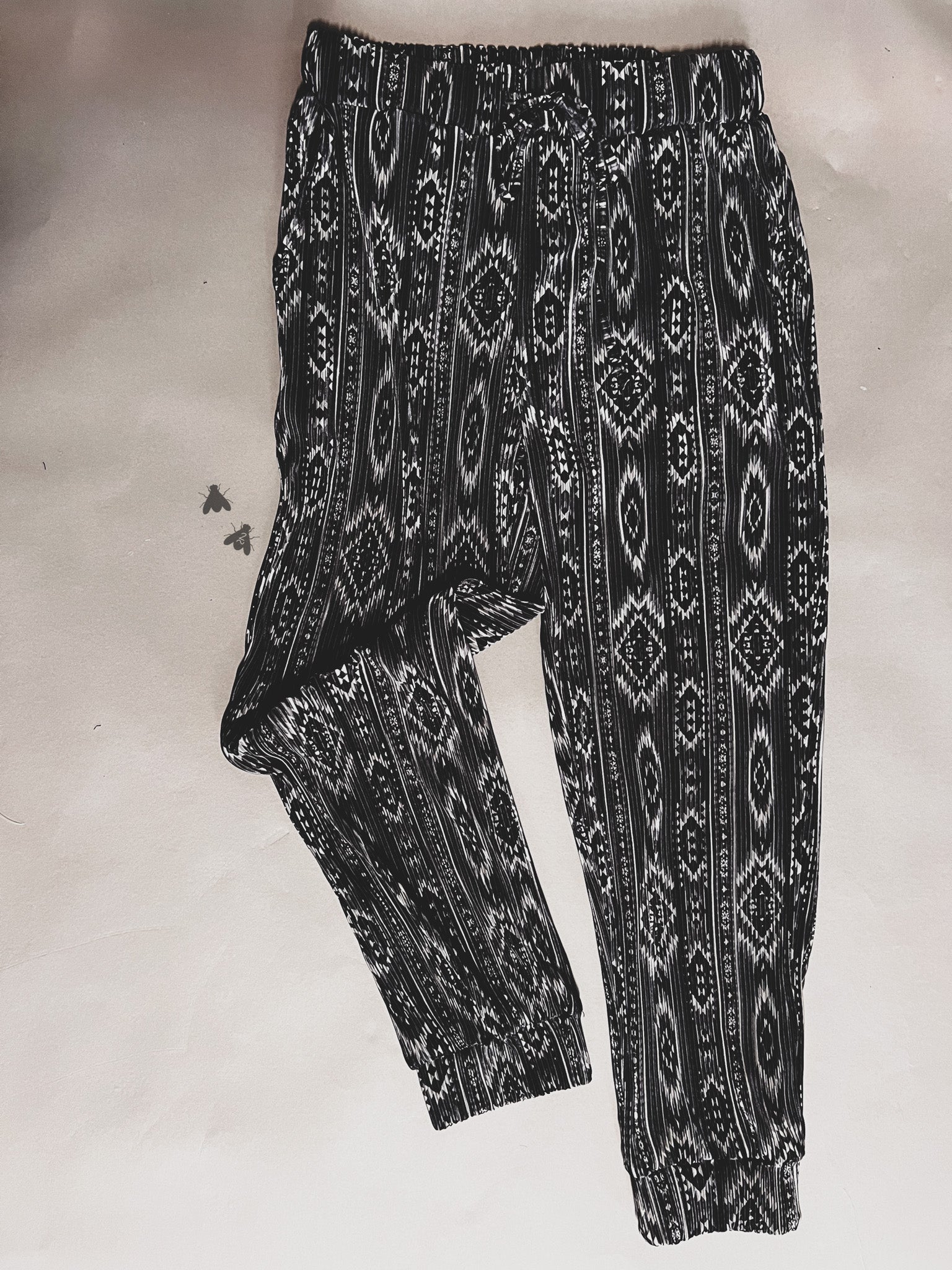 MONOCHROME PLEASE * JOGGERS [L/2X/3X ONLY]